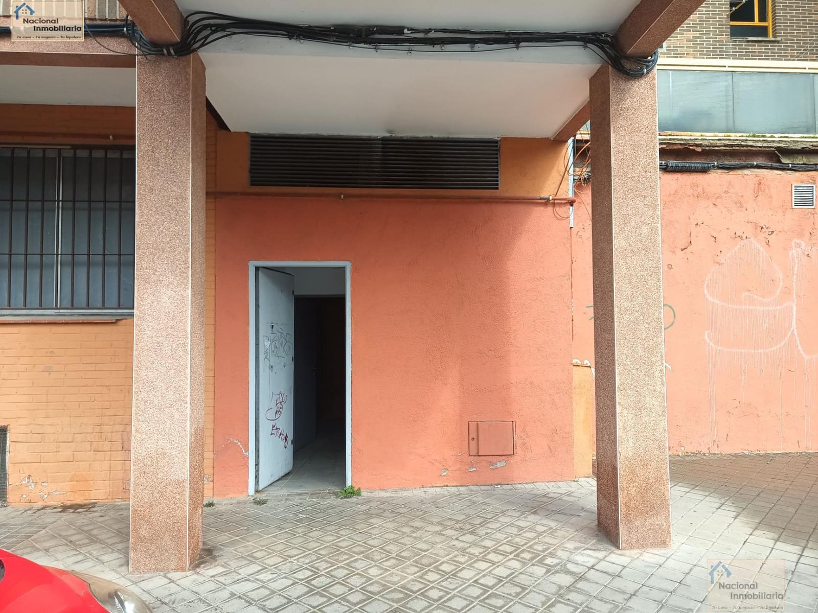 Commercial for sale in Leganes - € 379,000 (Ref: 9765365)