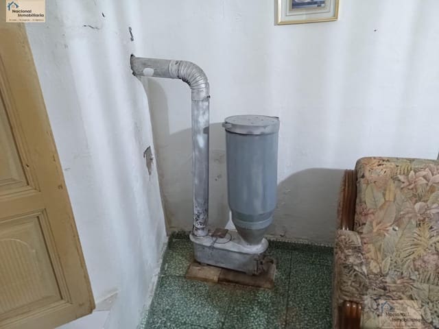 5 soverom Hus til salgs i Fuente de Santa Cruz med garasje - € 60 000 (Ref: 9765366)