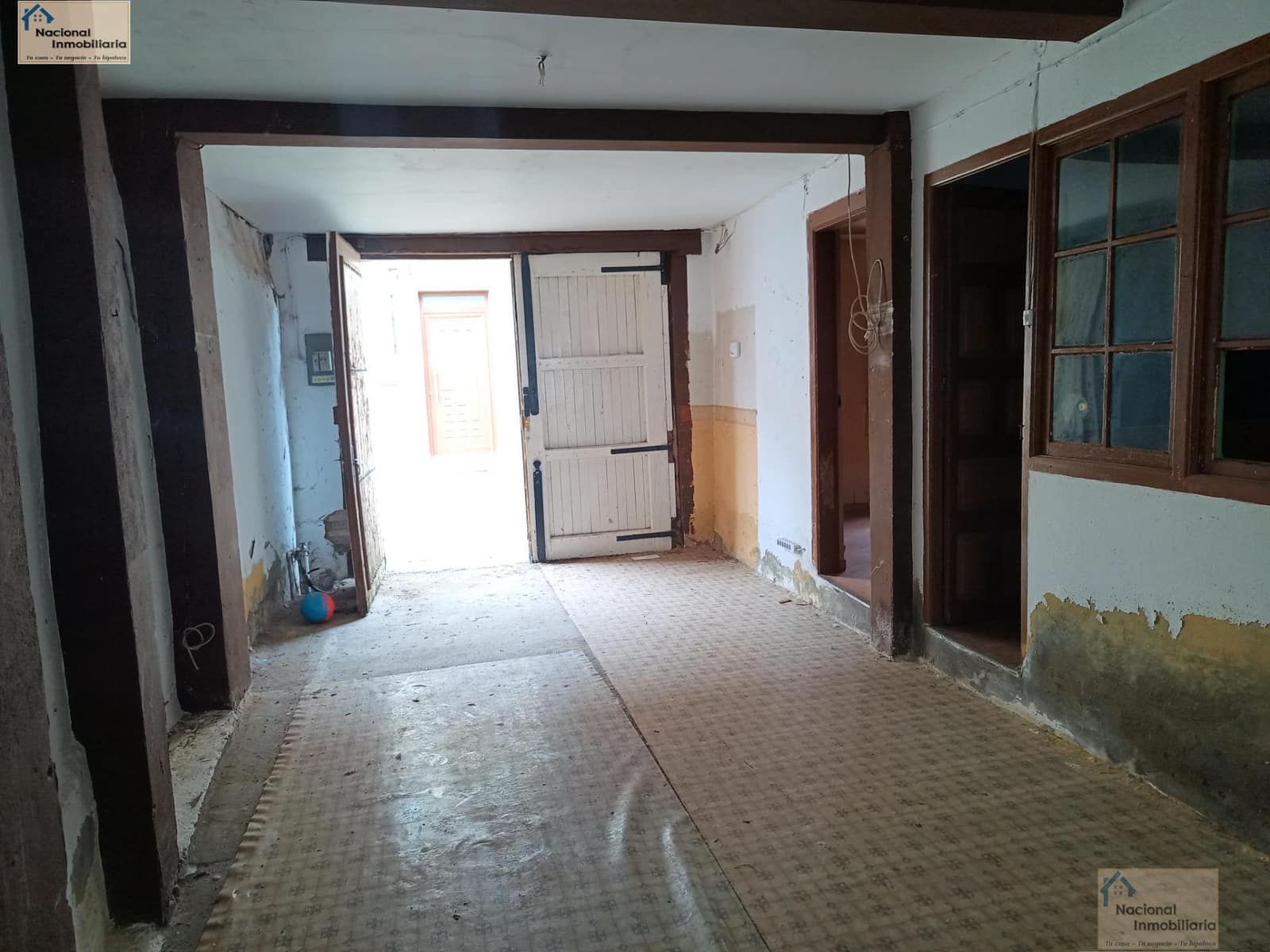 4 bedroom Townhouse for sale in Santa Marina del Rey with garage - € 29,000 (Ref: 9765368)