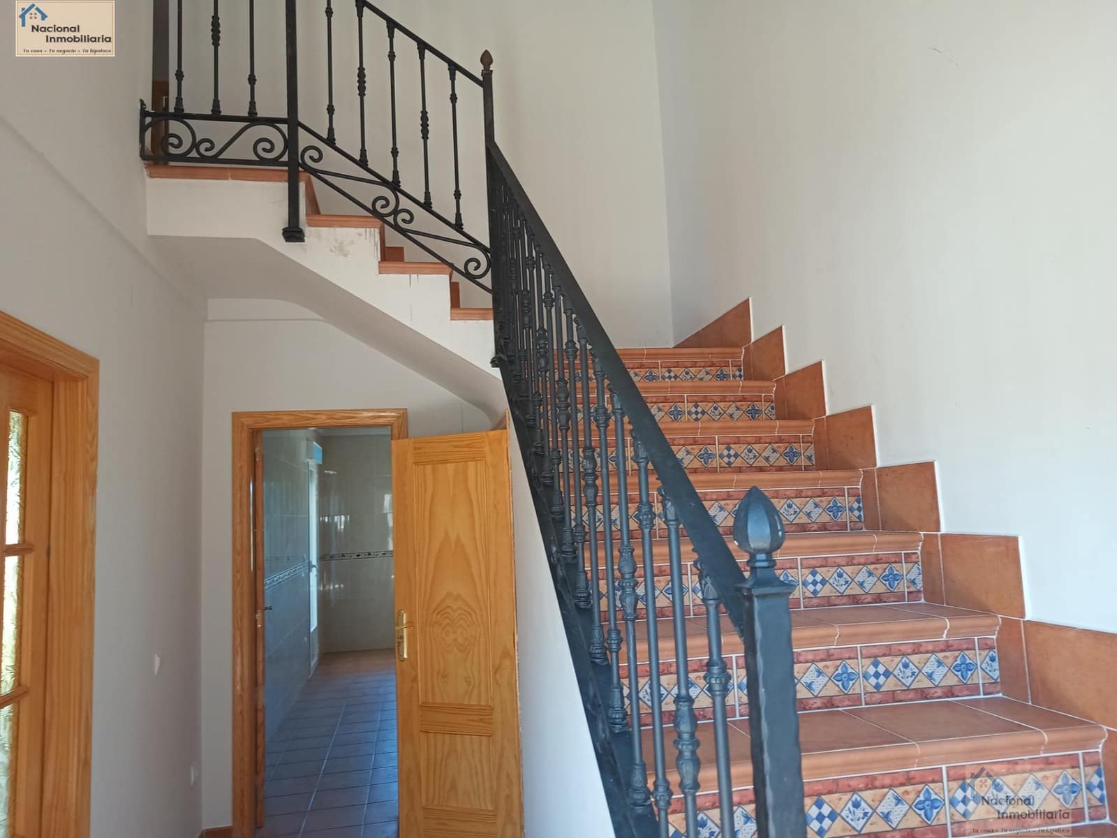 4 bedroom Villa for sale in Arenas de San Pedro with garage - € 168,000 (Ref: 9765369)