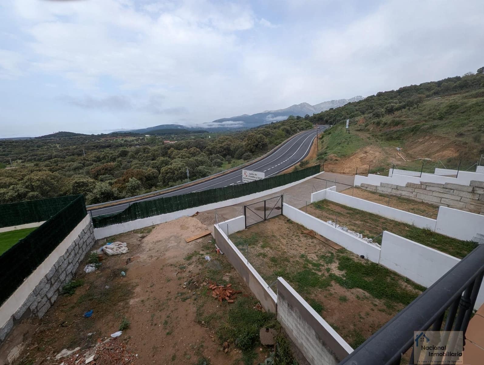 4 bedroom Villa for sale in Arenas de San Pedro with garage - € 168,000 (Ref: 9765369)