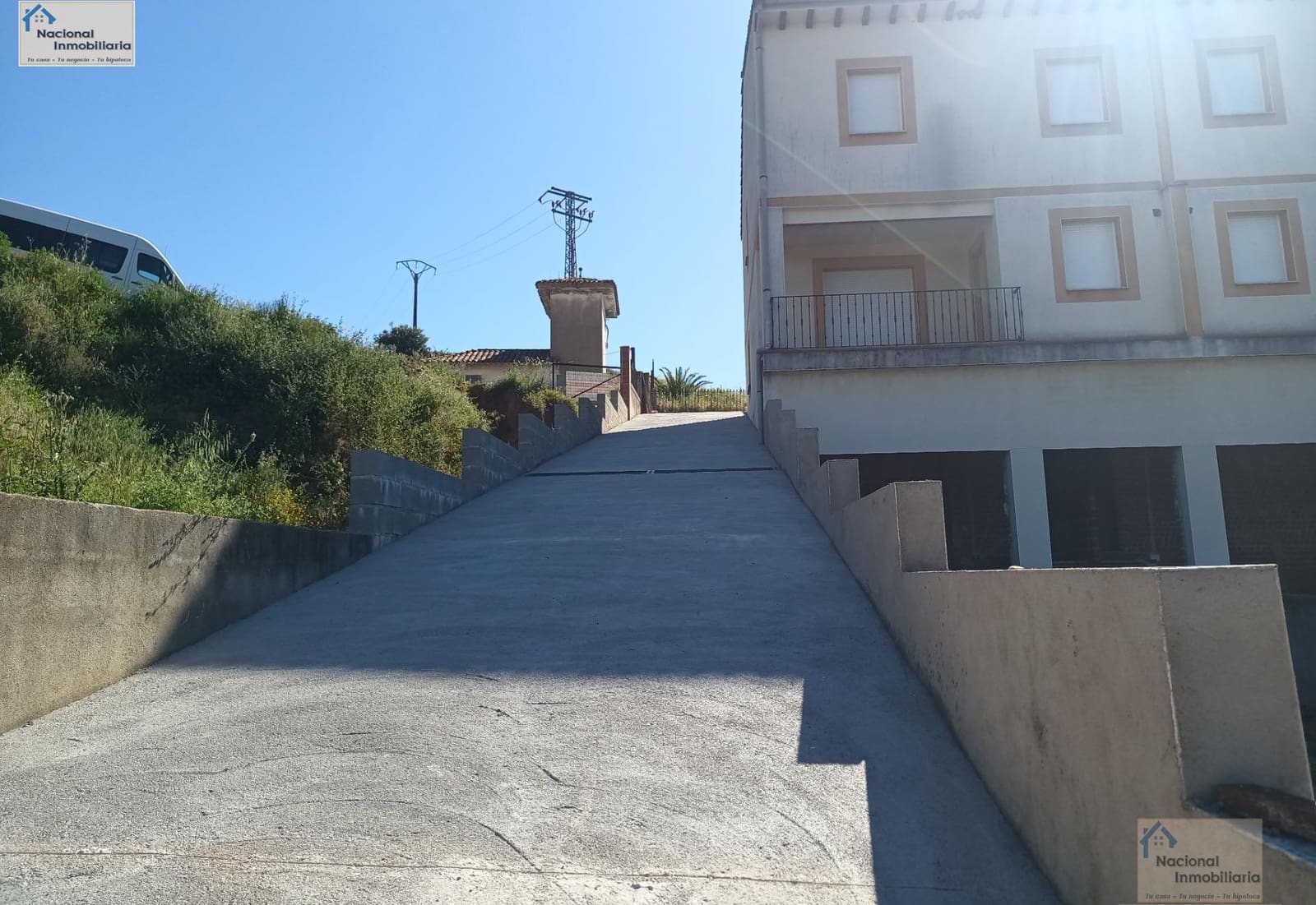 4 bedroom Villa for sale in Arenas de San Pedro with garage - € 168,000 (Ref: 9765369)