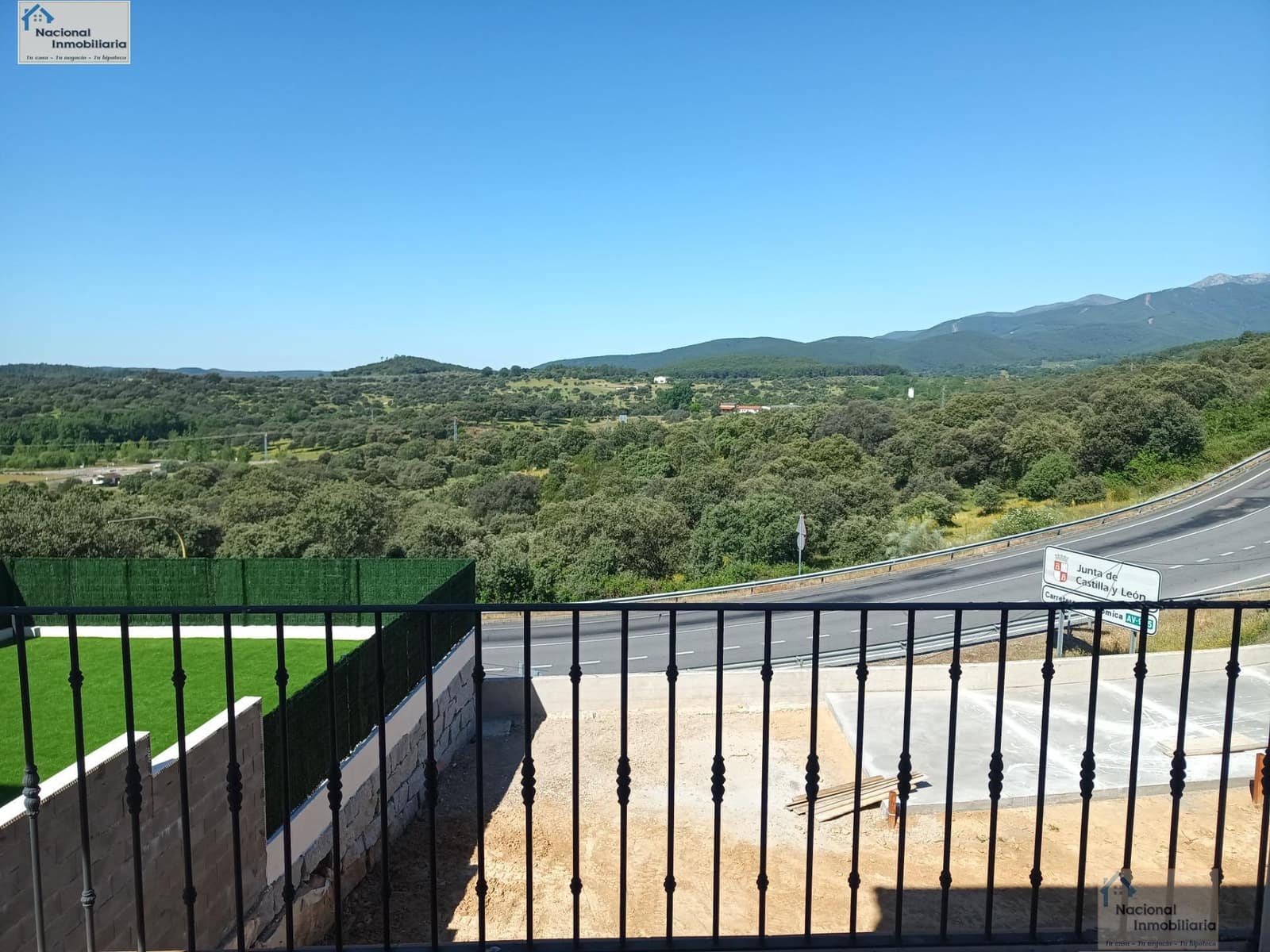 4 bedroom Villa for sale in Arenas de San Pedro with garage - € 168,000 (Ref: 9765369)