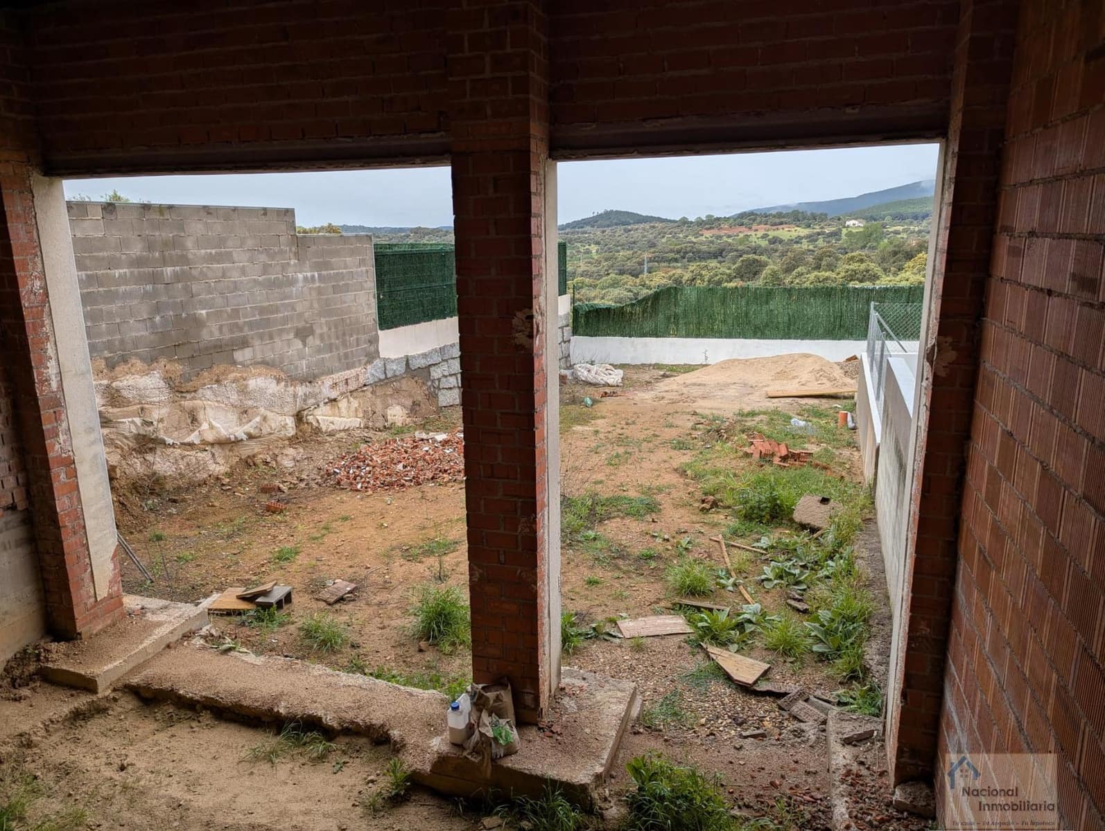 4 bedroom Villa for sale in Arenas de San Pedro with garage - € 168,000 (Ref: 9765369)