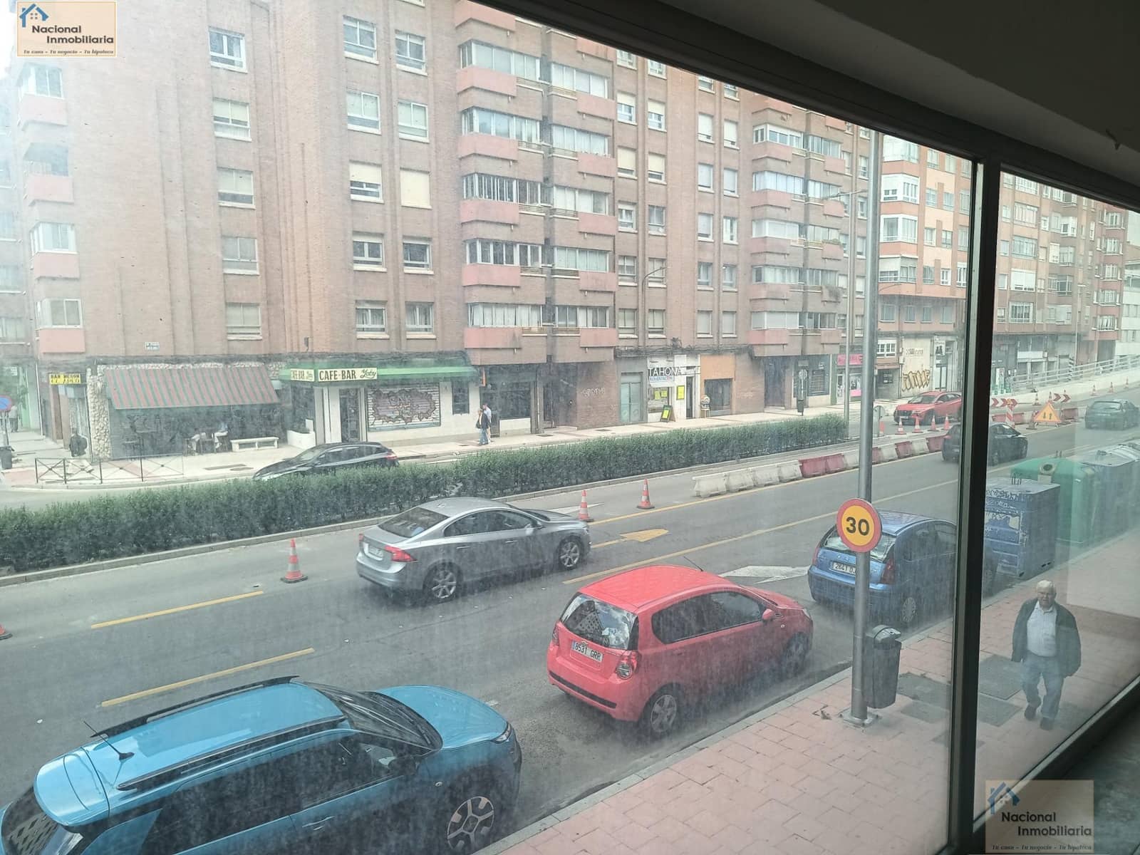 Commercial for sale in Valladolid city - € 295,500 (Ref: 9765370)