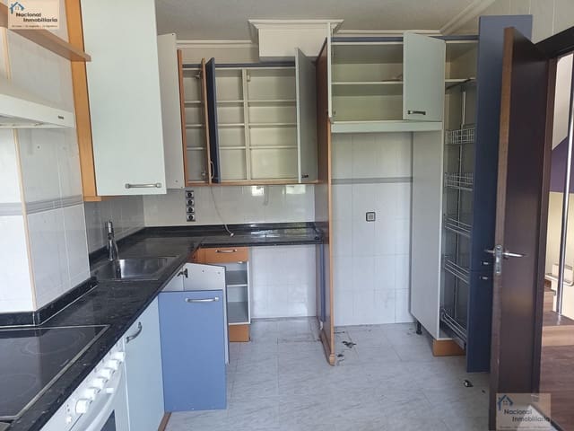 6 slaapkamer Halfvrijstaande villa te koop in Villares de la Reina met zwembad garage - € 295.000 (Ref: 9765371)