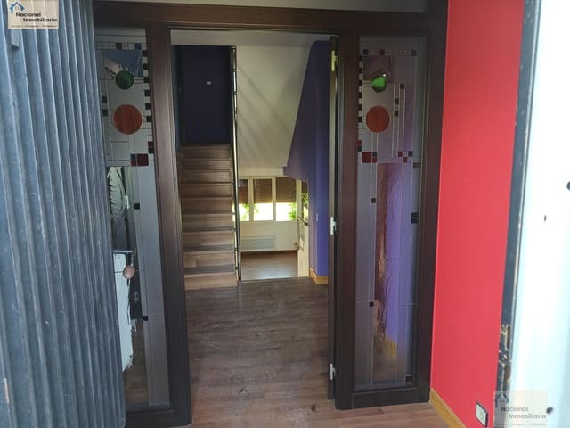 6 slaapkamer Halfvrijstaande villa te koop in Villares de la Reina met zwembad garage - € 295.000 (Ref: 9765371)