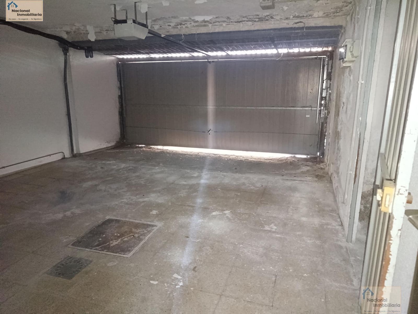 6 bedroom Semi-detached Villa for sale in Villares de la Reina with pool garage - € 295,000 (Ref: 9765371)