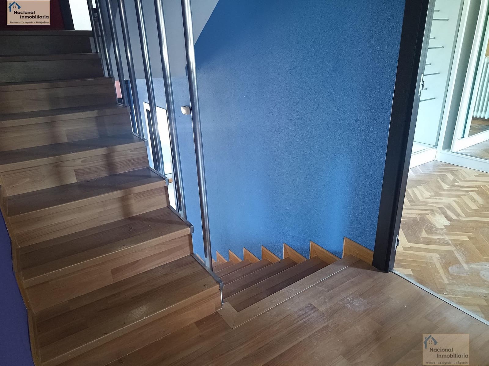 6 bedroom Semi-detached Villa for sale in Villares de la Reina with pool garage - € 295,000 (Ref: 9765371)