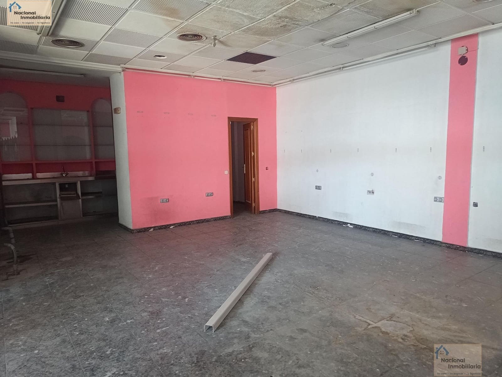 Commercial for sale in Collado Villalba - € 200,000 (Ref: 9765373)