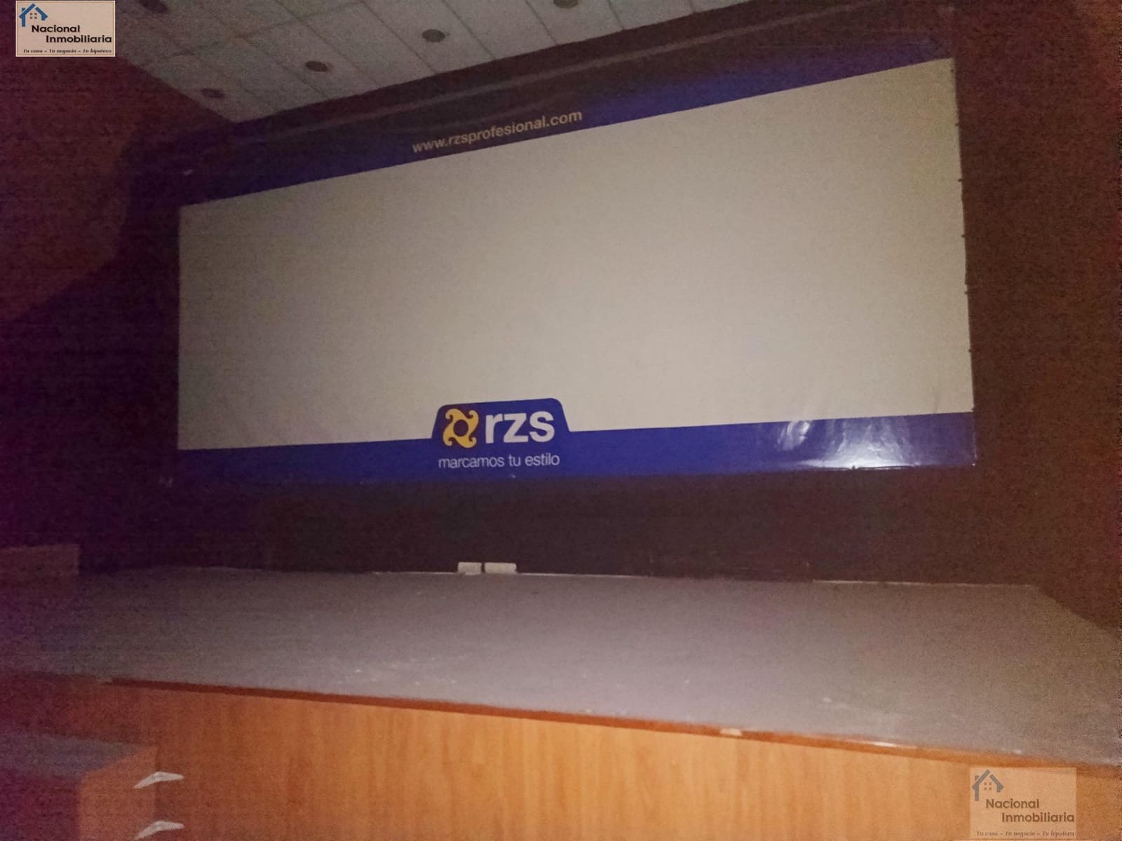 Commercial for sale in Collado Villalba - € 200,000 (Ref: 9765373)