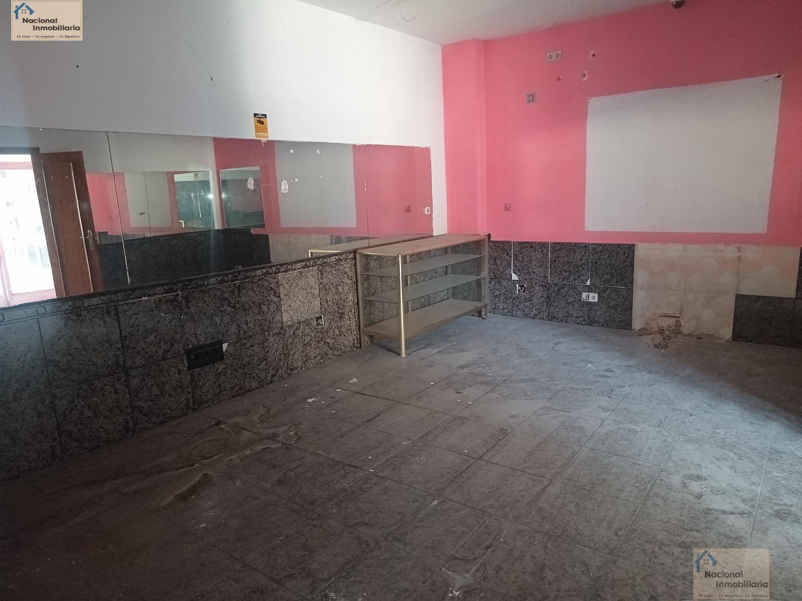 Commercial for sale in Collado Villalba - € 200,000 (Ref: 9765373)
