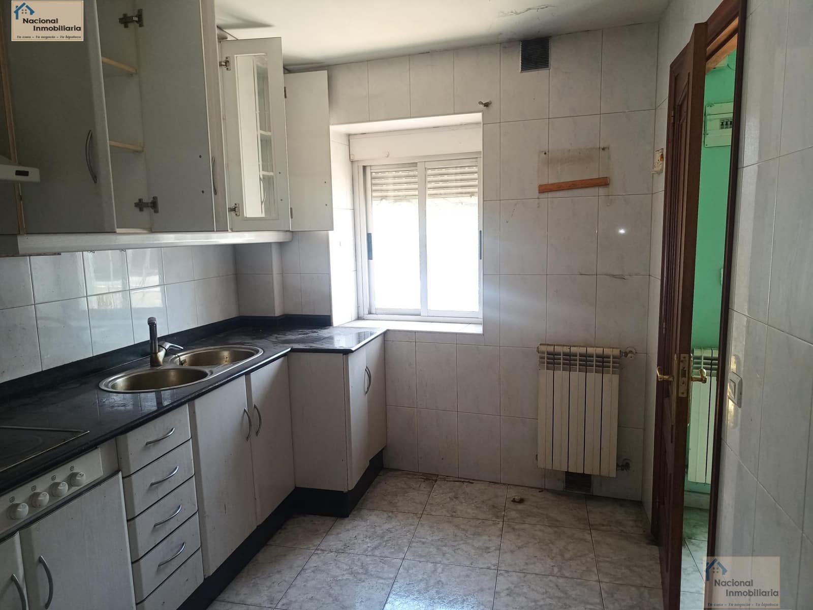 3 bedroom Townhouse for sale in Toreno - € 19,000 (Ref: 9765374)