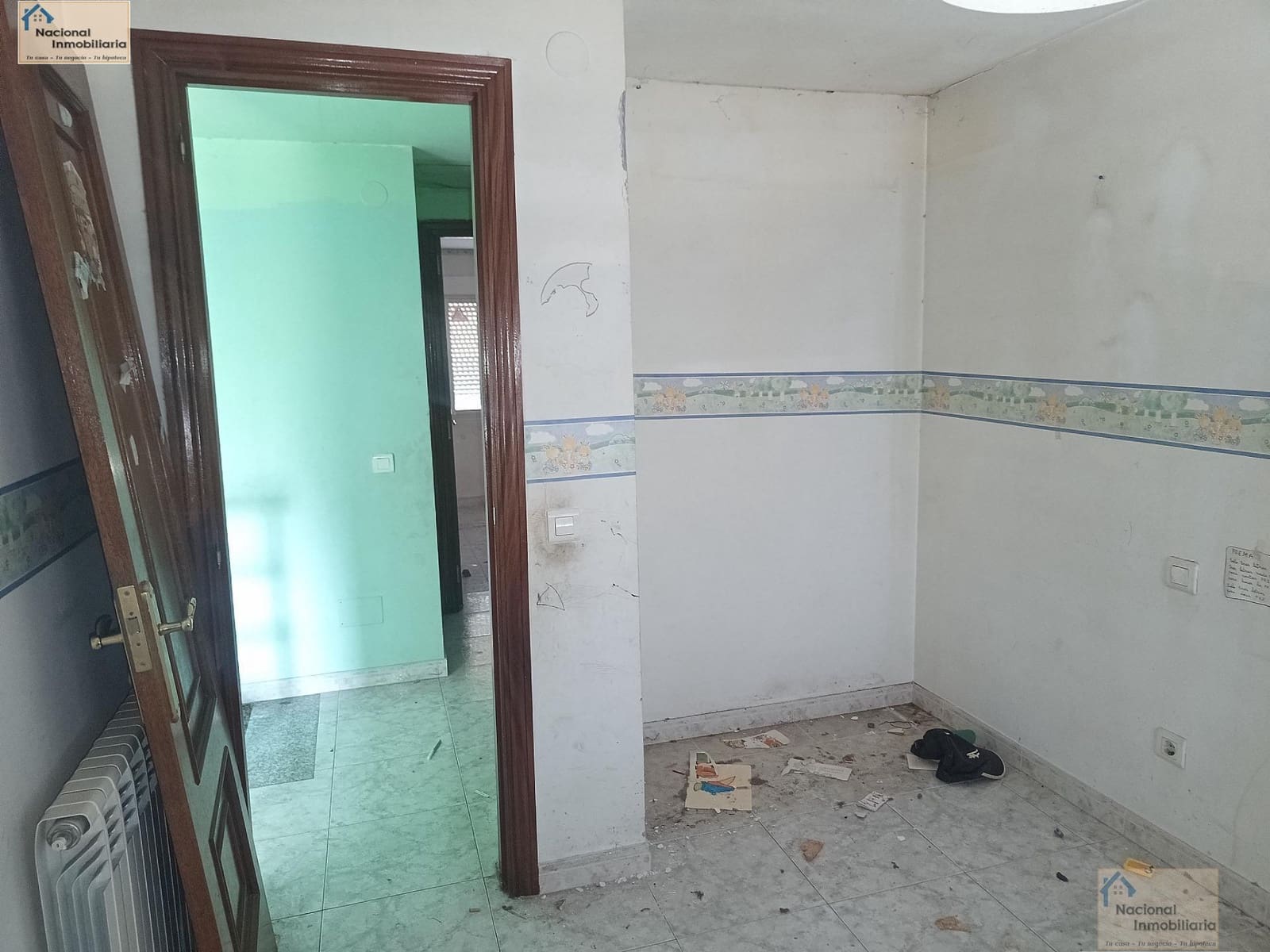 3 bedroom Townhouse for sale in Toreno - € 19,000 (Ref: 9765374)