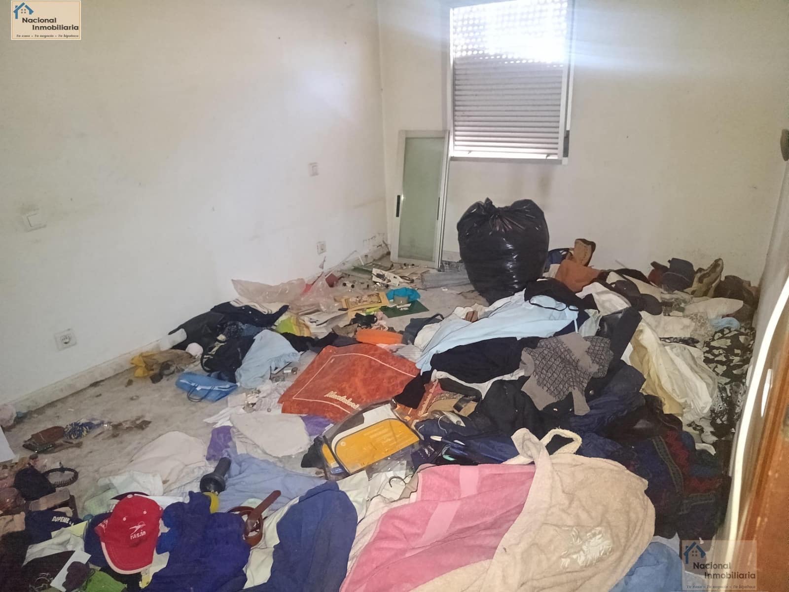 3 bedroom Townhouse for sale in Toreno - € 19,000 (Ref: 9765374)