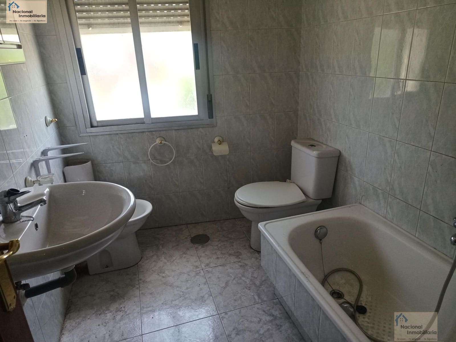 3 bedroom Townhouse for sale in Toreno - € 19,000 (Ref: 9765374)