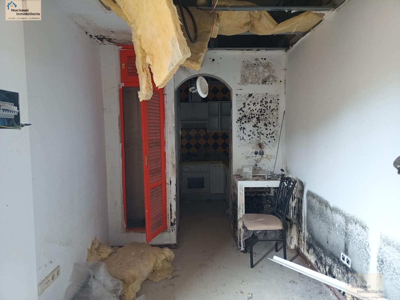 3 bedroom Commercial for sale in Los Angeles de San Rafael with garage - € 158,000 (Ref: 9765378)