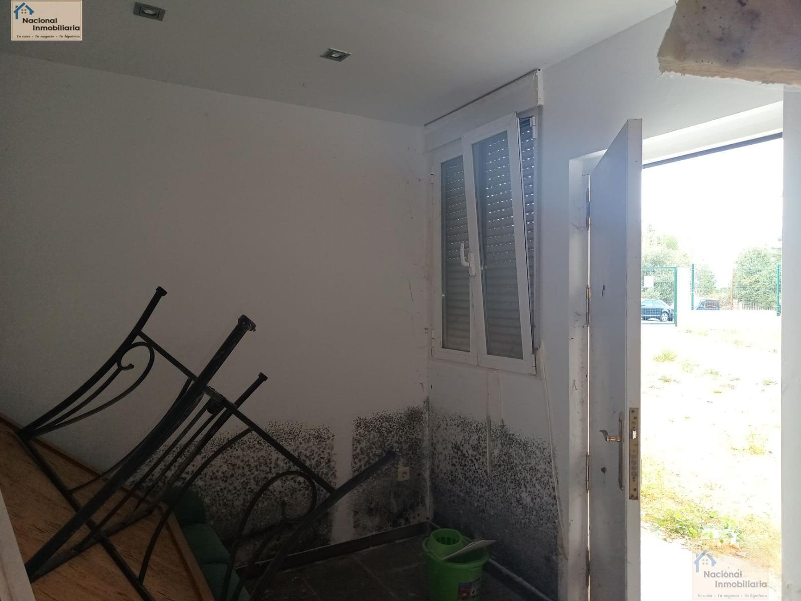 3 bedroom Commercial for sale in Los Angeles de San Rafael with garage - € 158,000 (Ref: 9765378)