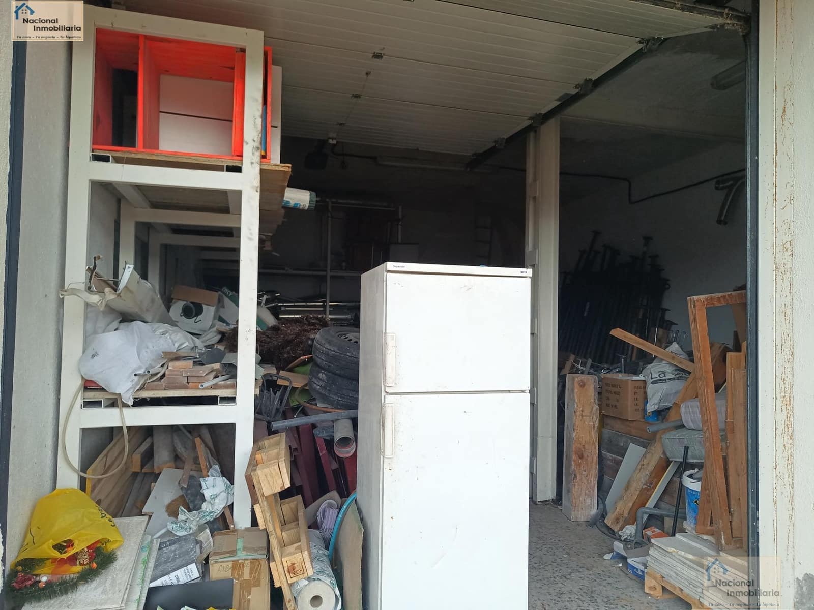 3 bedroom Commercial for sale in Los Angeles de San Rafael with garage - € 158,000 (Ref: 9765378)