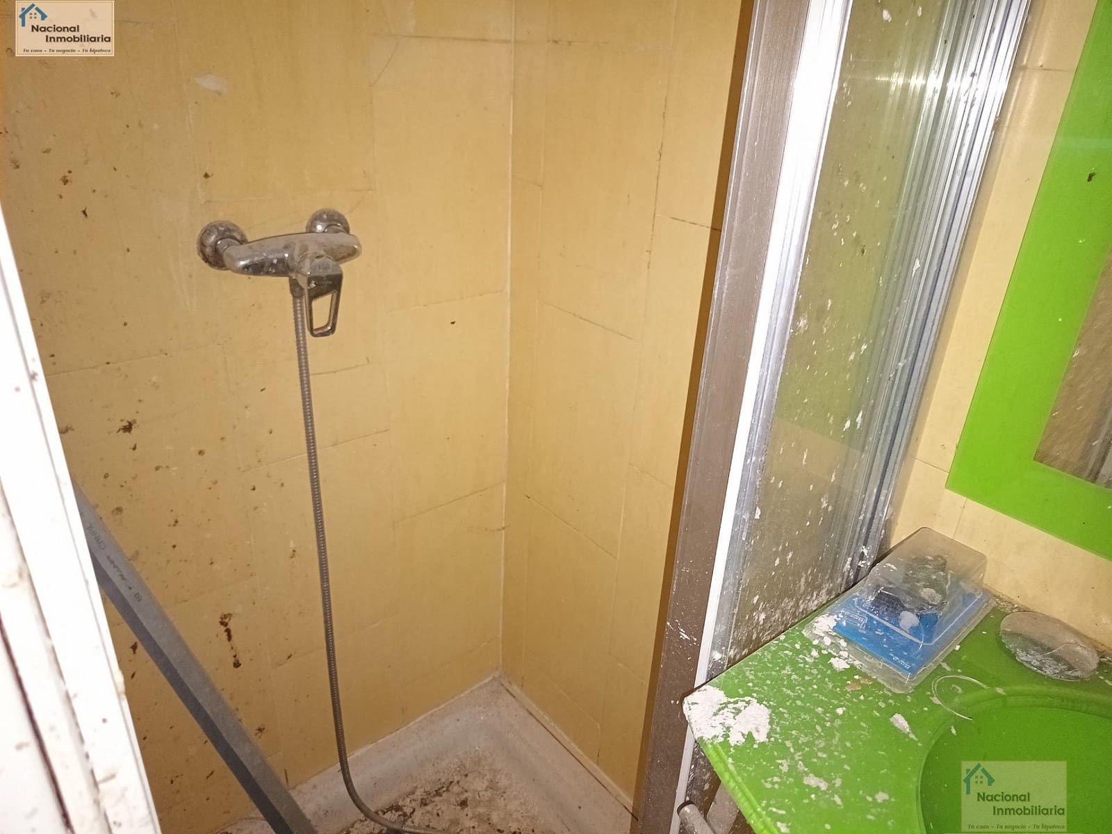 3 bedroom Commercial for sale in Los Angeles de San Rafael with garage - € 158,000 (Ref: 9765378)