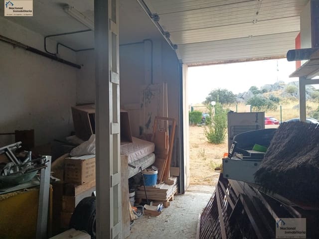 3 bedroom Commercial for sale in Los Angeles de San Rafael, El Espinar with garage - € 158,000 (Ref: 9765378)