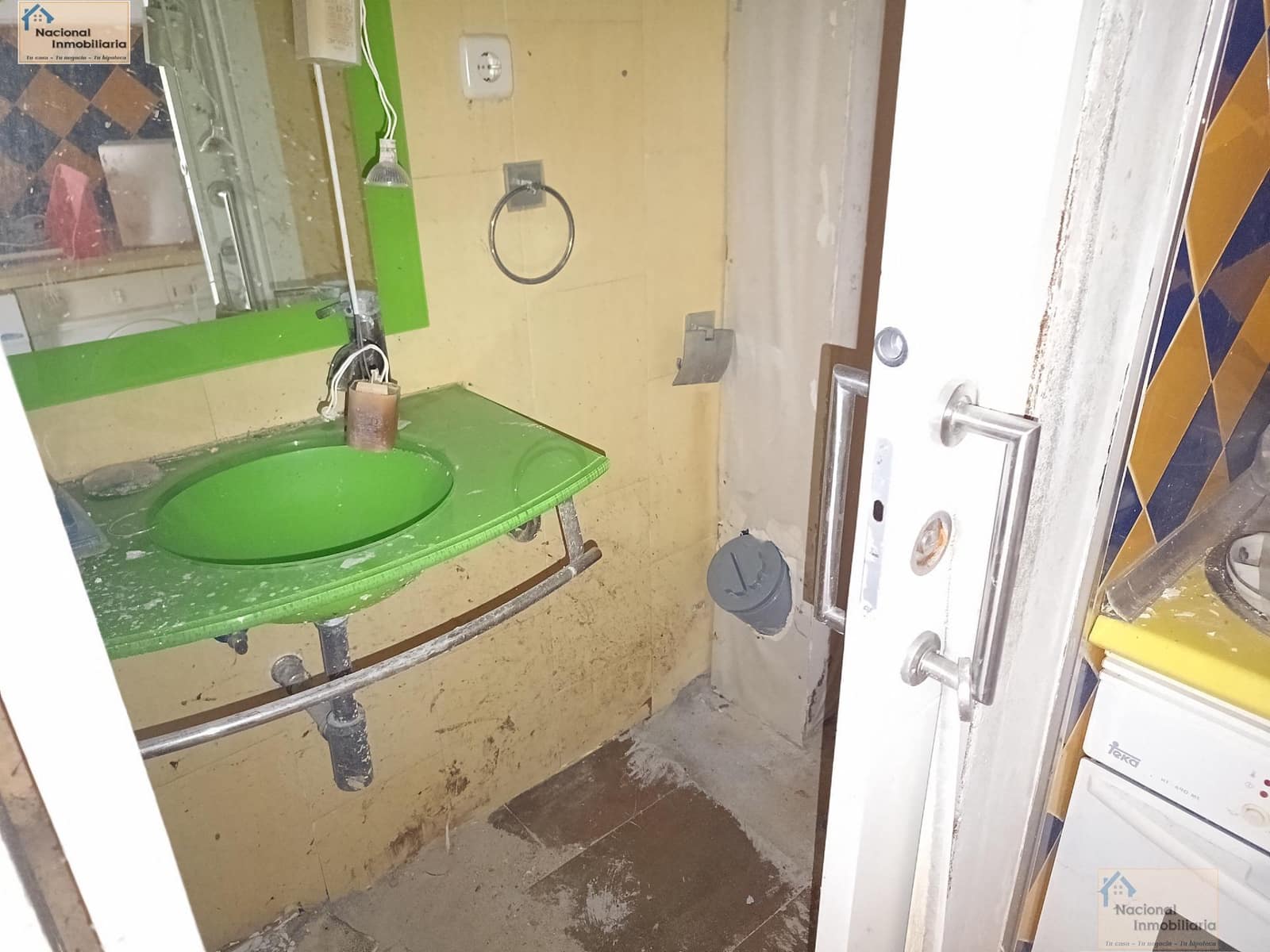 3 bedroom Commercial for sale in Los Angeles de San Rafael with garage - € 158,000 (Ref: 9765378)