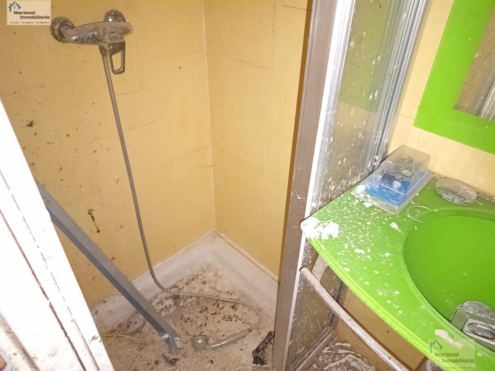 3 bedroom Commercial for sale in Los Angeles de San Rafael with garage - € 158,000 (Ref: 9765378)