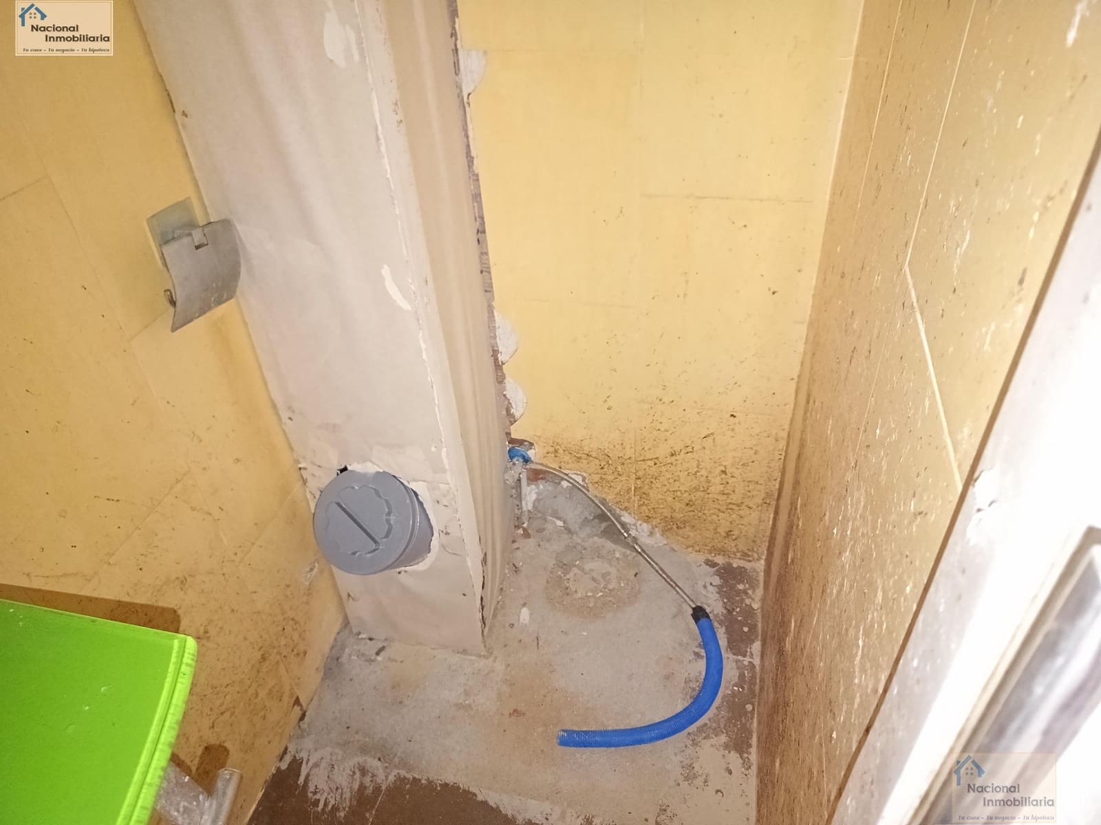 3 bedroom Commercial for sale in Los Angeles de San Rafael with garage - € 158,000 (Ref: 9765378)