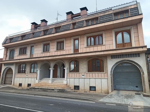 3 slaapkamer Halfvrijstaande villa te koop in Pesquera de Duero met zwembad garage - € 300.000 (Ref: 9765382)
