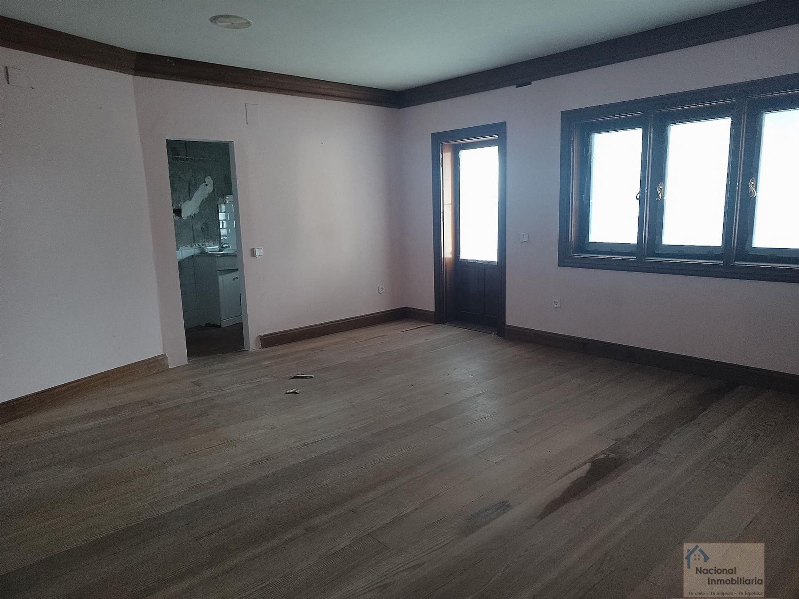 3 slaapkamer Halfvrijstaande villa te koop in Pesquera de Duero met zwembad garage - € 300.000 (Ref: 9765382)