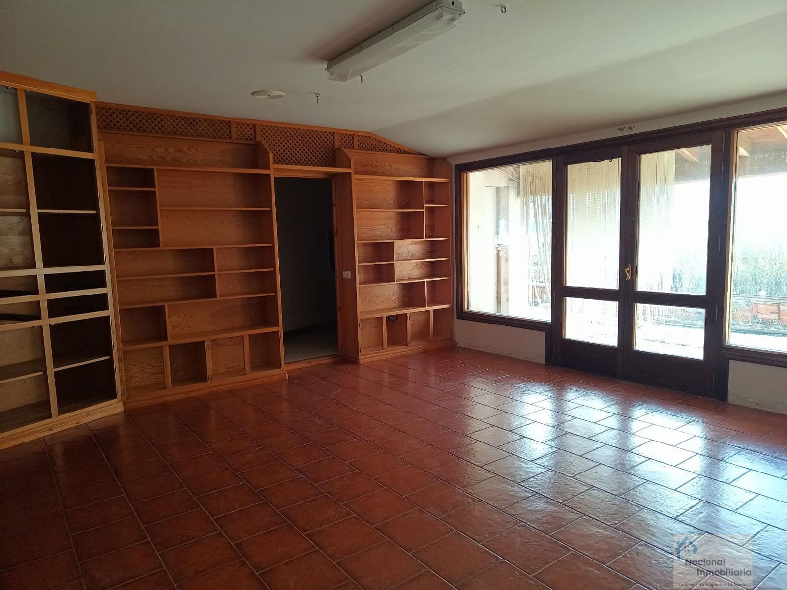 3 slaapkamer Halfvrijstaande villa te koop in Pesquera de Duero met zwembad garage - € 300.000 (Ref: 9765382)