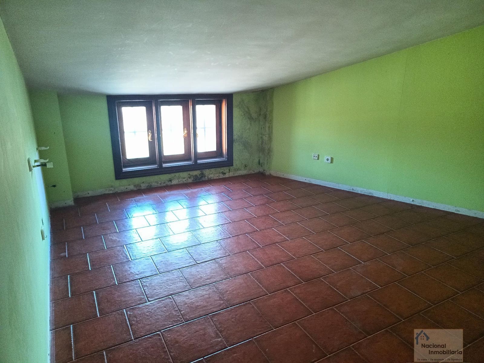 3 slaapkamer Halfvrijstaande villa te koop in Pesquera de Duero met zwembad garage - € 300.000 (Ref: 9765382)