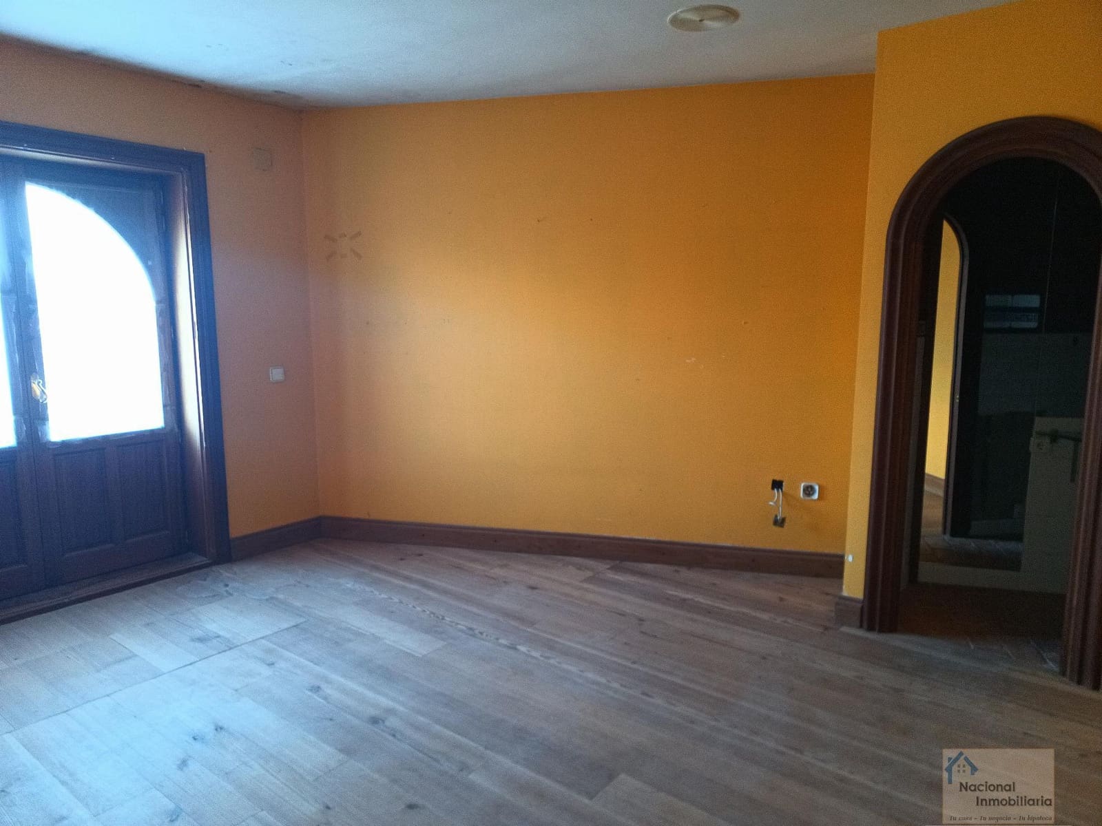 4 slaapkamer Halfvrijstaande villa te koop in Pesquera de Duero met zwembad garage - € 350.000 (Ref: 9765383)