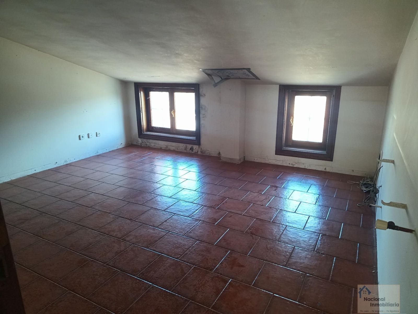 4 slaapkamer Halfvrijstaande villa te koop in Pesquera de Duero met zwembad garage - € 350.000 (Ref: 9765383)