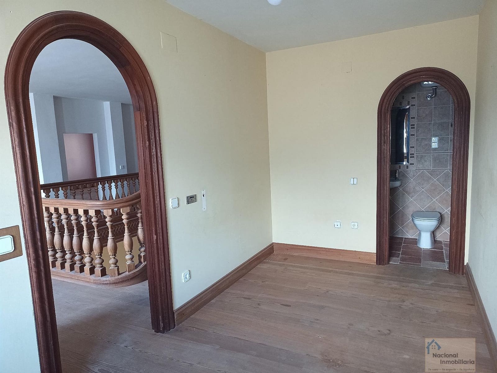 4 slaapkamer Halfvrijstaande villa te koop in Pesquera de Duero met zwembad garage - € 350.000 (Ref: 9765383)