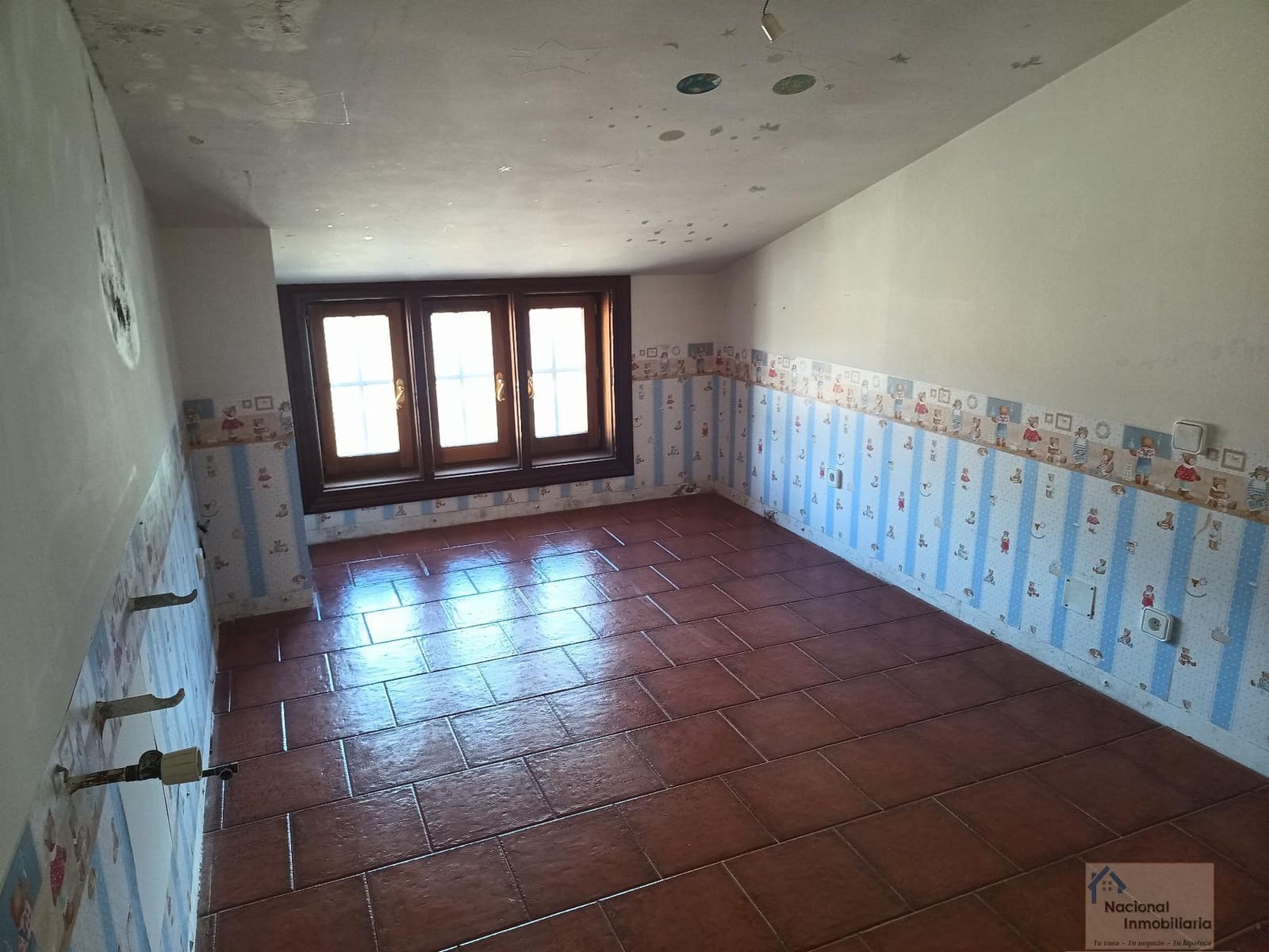 4 slaapkamer Halfvrijstaande villa te koop in Pesquera de Duero met zwembad garage - € 350.000 (Ref: 9765383)