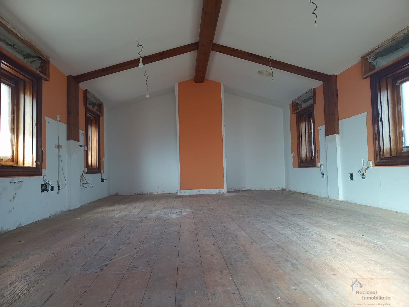 4 slaapkamer Halfvrijstaande villa te koop in Pesquera de Duero met zwembad garage - € 350.000 (Ref: 9765383)