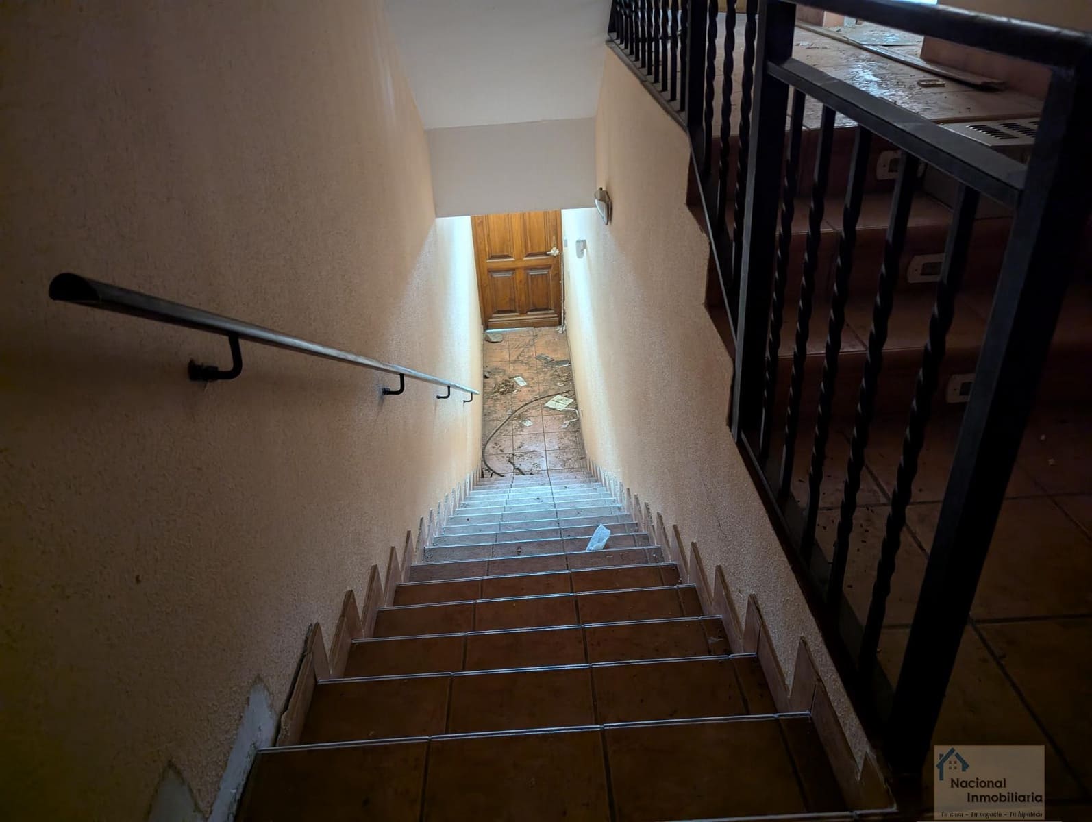 10 bedroom Hotel for sale in Navalafuente with garage - € 300,000 (Ref: 9765384)