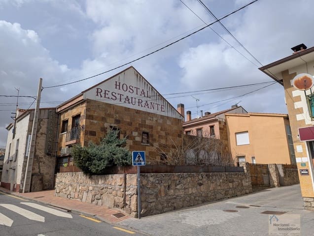 10 bedroom Hotel for sale in Navalafuente with garage - € 300,000 (Ref: 9765384)