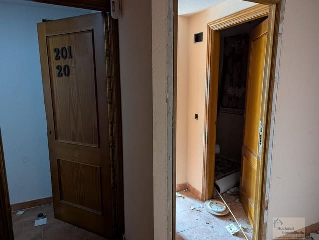 10 bedroom Hotel for sale in Navalafuente with garage - € 300,000 (Ref: 9765384)