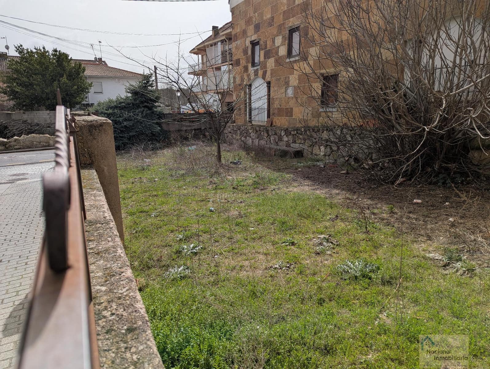 10 bedroom Hotel for sale in Navalafuente with garage - € 300,000 (Ref: 9765384)