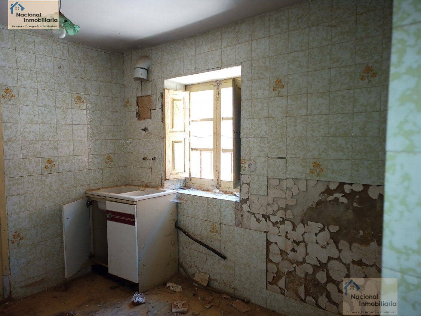 3 bedroom Townhouse for sale in Villacarralon - € 17,200 (Ref: 9765385)