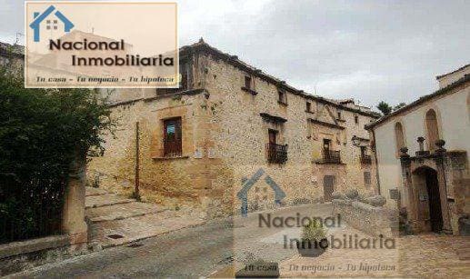 8 bedroom Commercial for sale in Sepulveda - € 790,000 (Ref: 9765388)