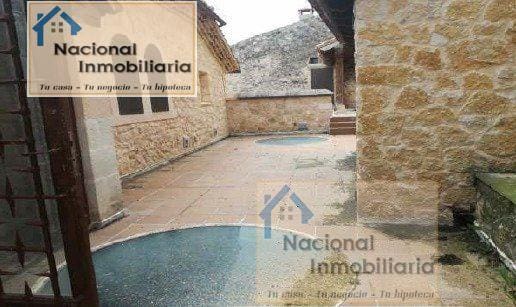 8 bedroom Commercial for sale in Sepulveda - € 790,000 (Ref: 9765388)