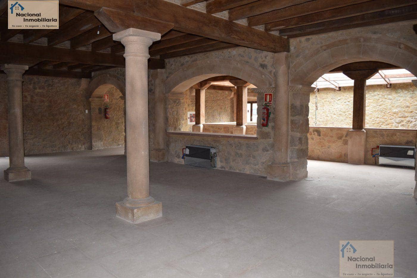 8 bedroom Commercial for sale in Sepulveda - € 790,000 (Ref: 9765388)