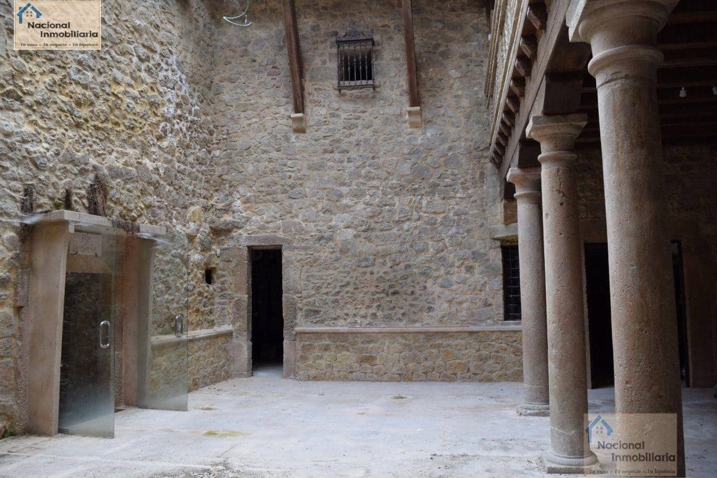 8 bedroom Commercial for sale in Sepulveda - € 790,000 (Ref: 9765388)