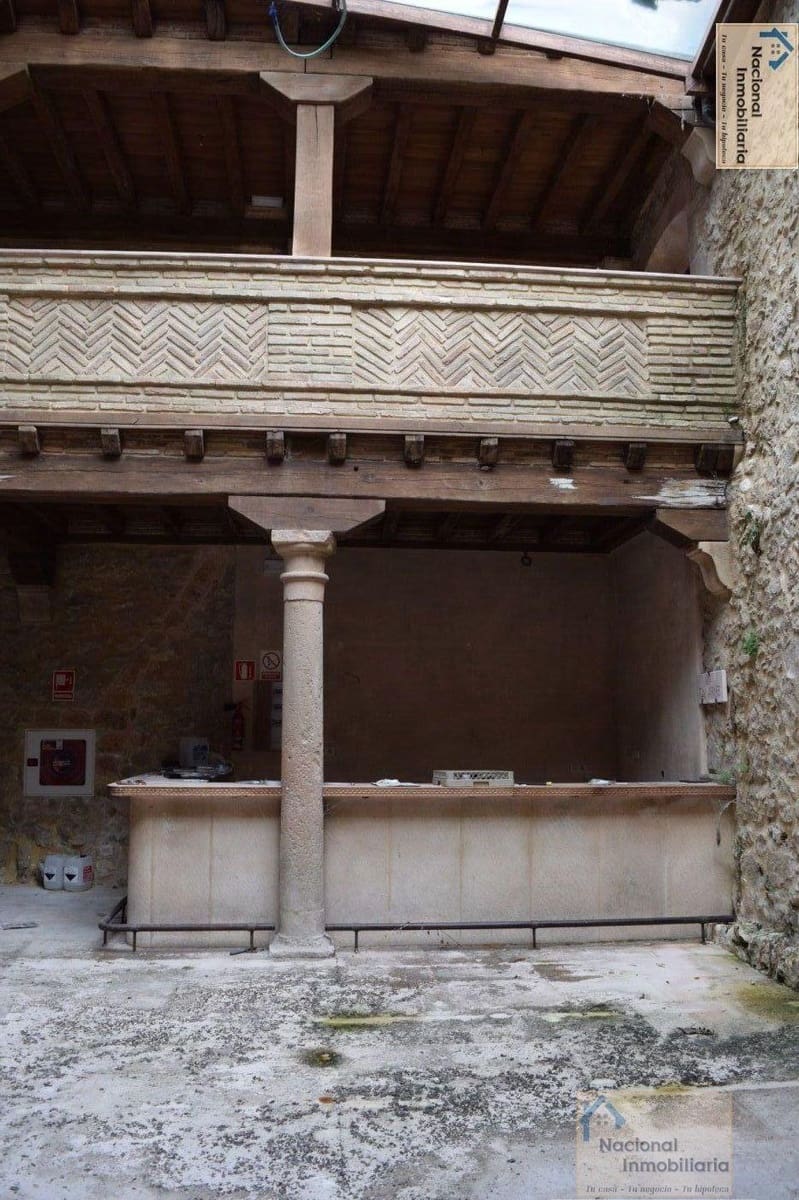 8 bedroom Commercial for sale in Sepulveda - € 790,000 (Ref: 9765388)