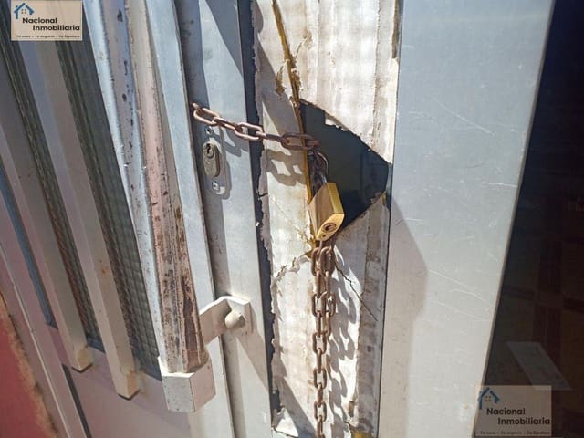 3 bedroom Flat for sale in Medina del Campo - € 23,000 (Ref: 9765389)