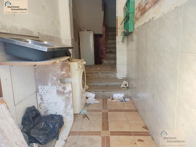 3 bedroom Flat for sale in Medina del Campo - € 23,000 (Ref: 9765389)