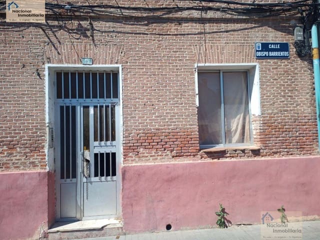 3 bedroom Flat for sale in Medina del Campo - € 23,000 (Ref: 9765389)